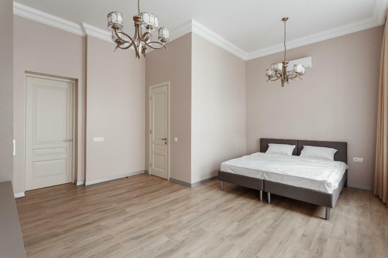 Central Barkar Apartments Odesa Exterior photo