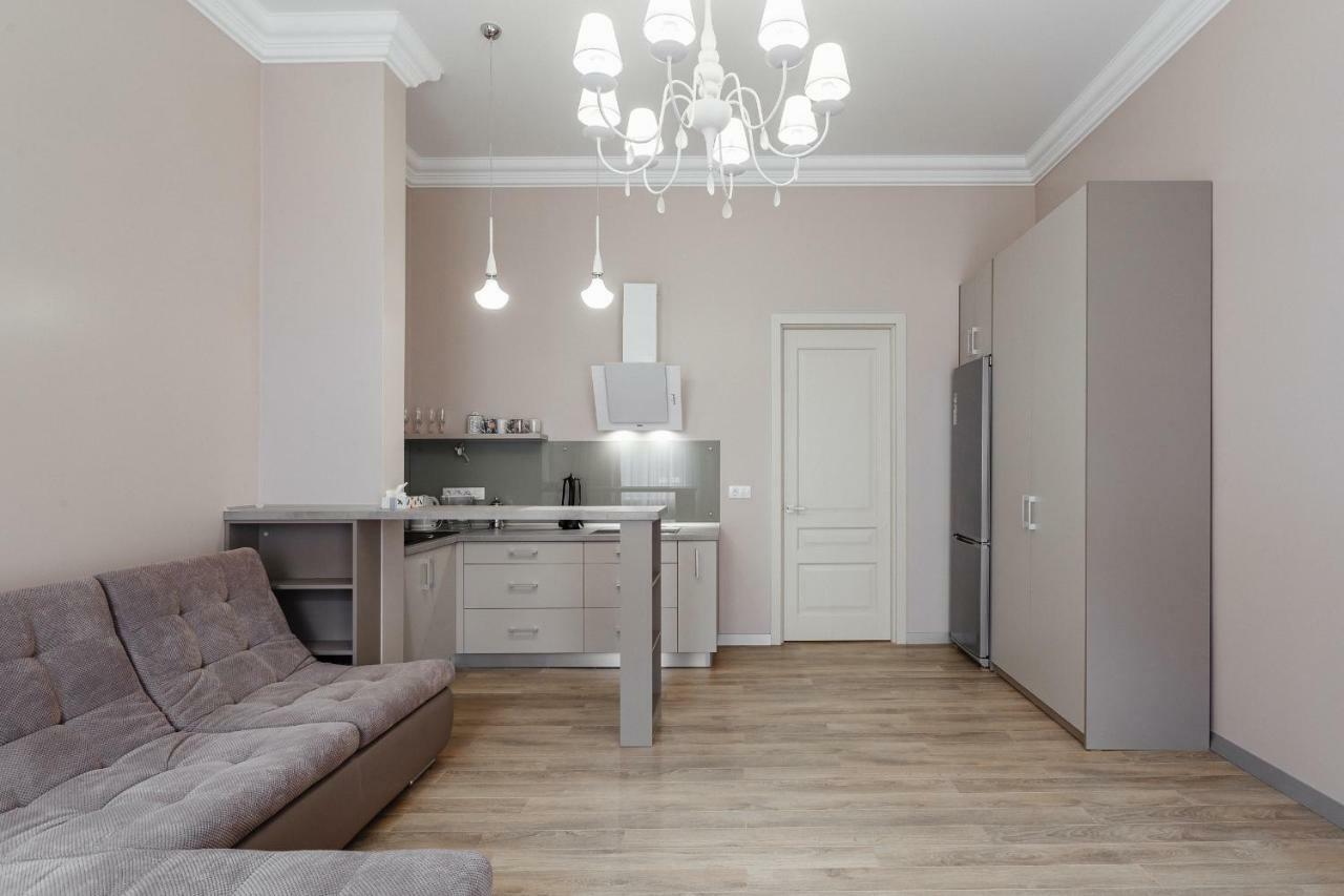 Central Barkar Apartments Odesa Exterior photo