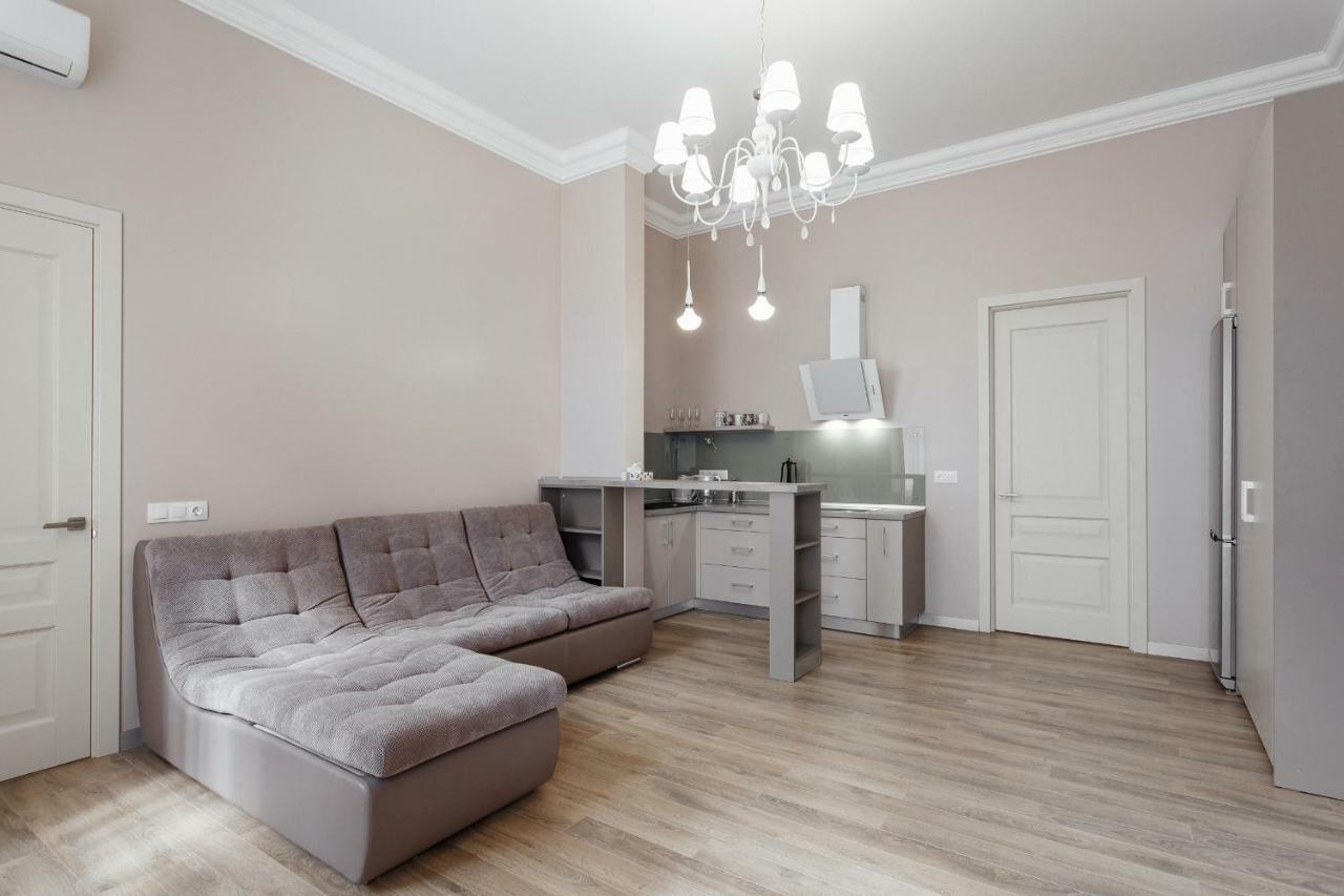 Central Barkar Apartments Odesa Exterior photo