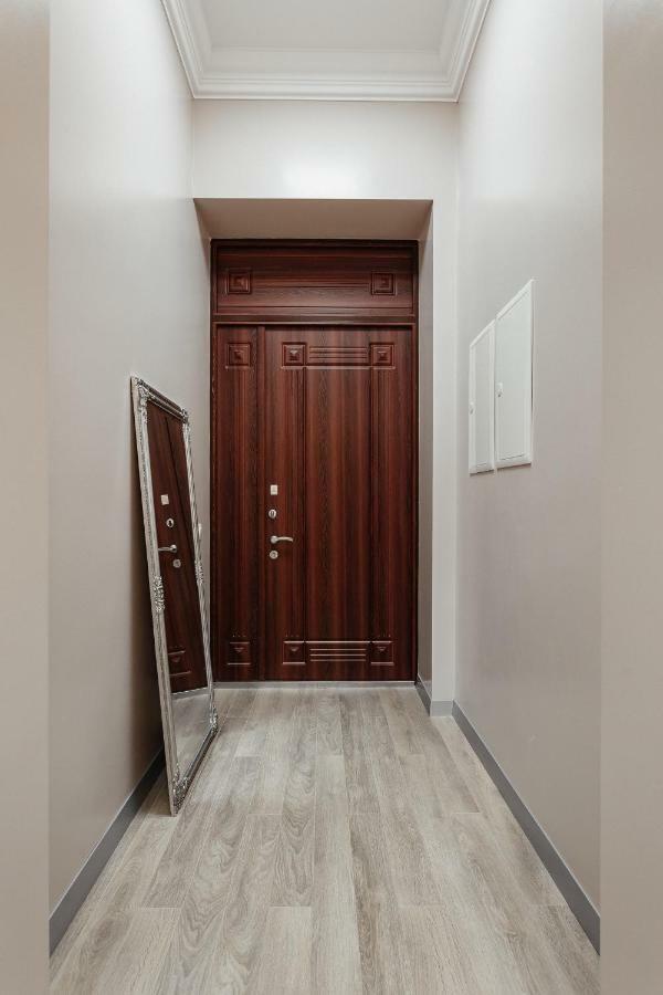 Central Barkar Apartments Odesa Exterior photo