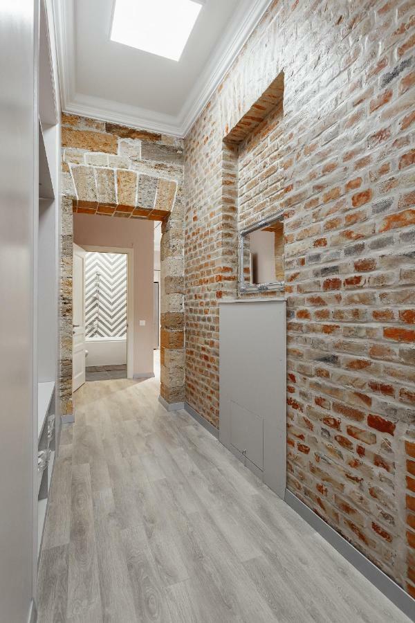 Central Barkar Apartments Odesa Exterior photo